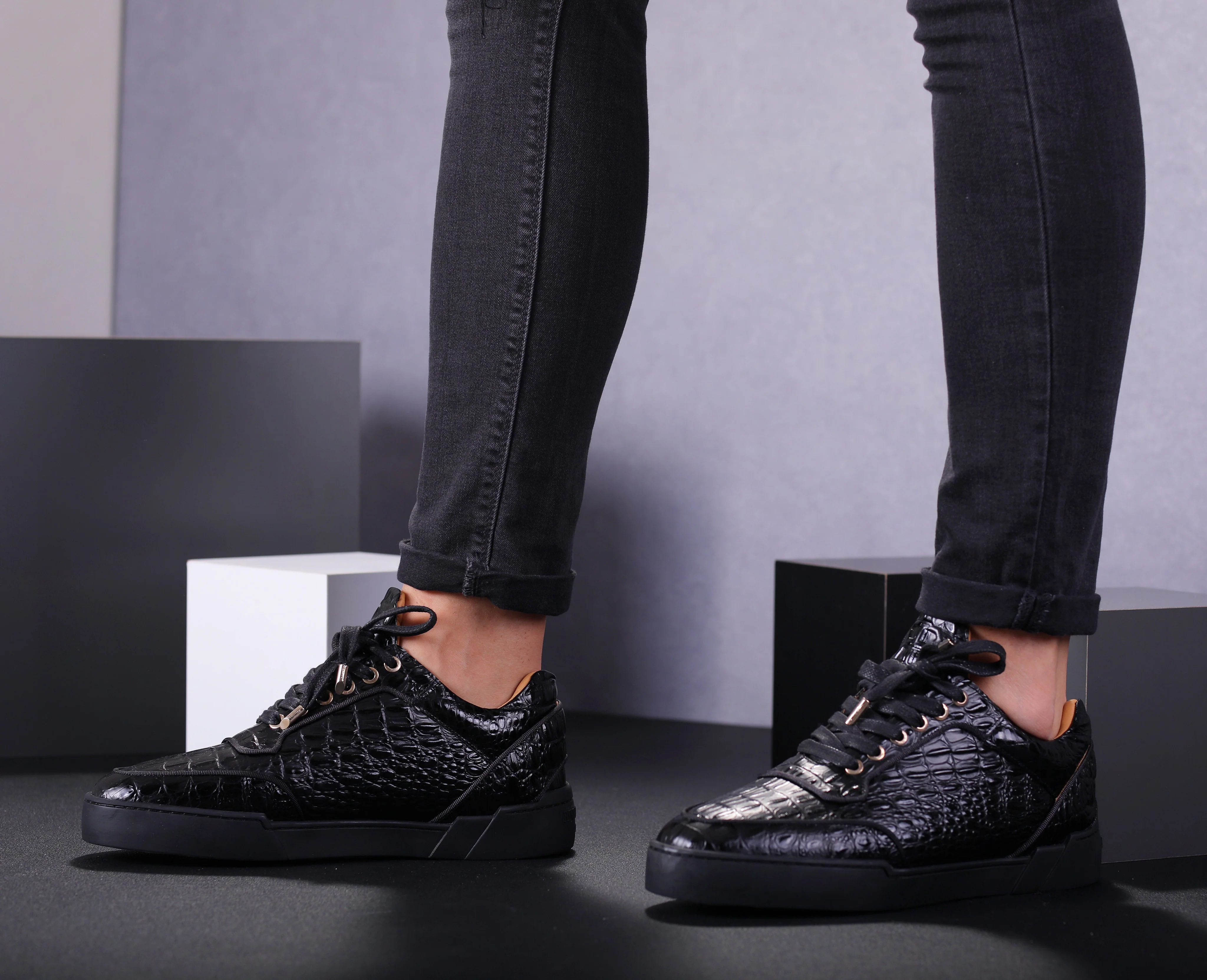 Low-Top ALL BLACK ALLIGATOR EFFECT - Image 5